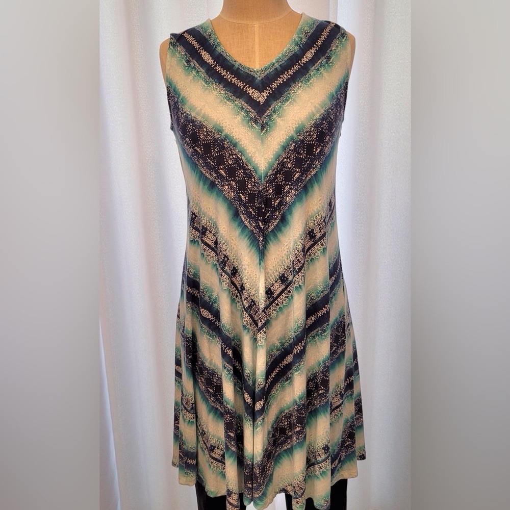 *LIKE-NEW SLEEVELESS DRESS*